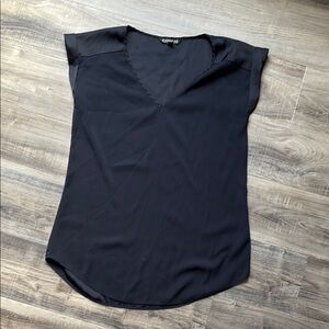 EXPRESS Black V-Neck Women's Top lightweight satiny Dress Shirt short sleeve XS